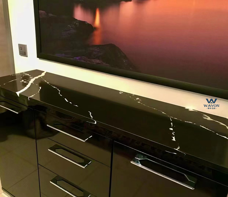 حافظة سكنية فنلندية باللون الأسود النجمي WG477