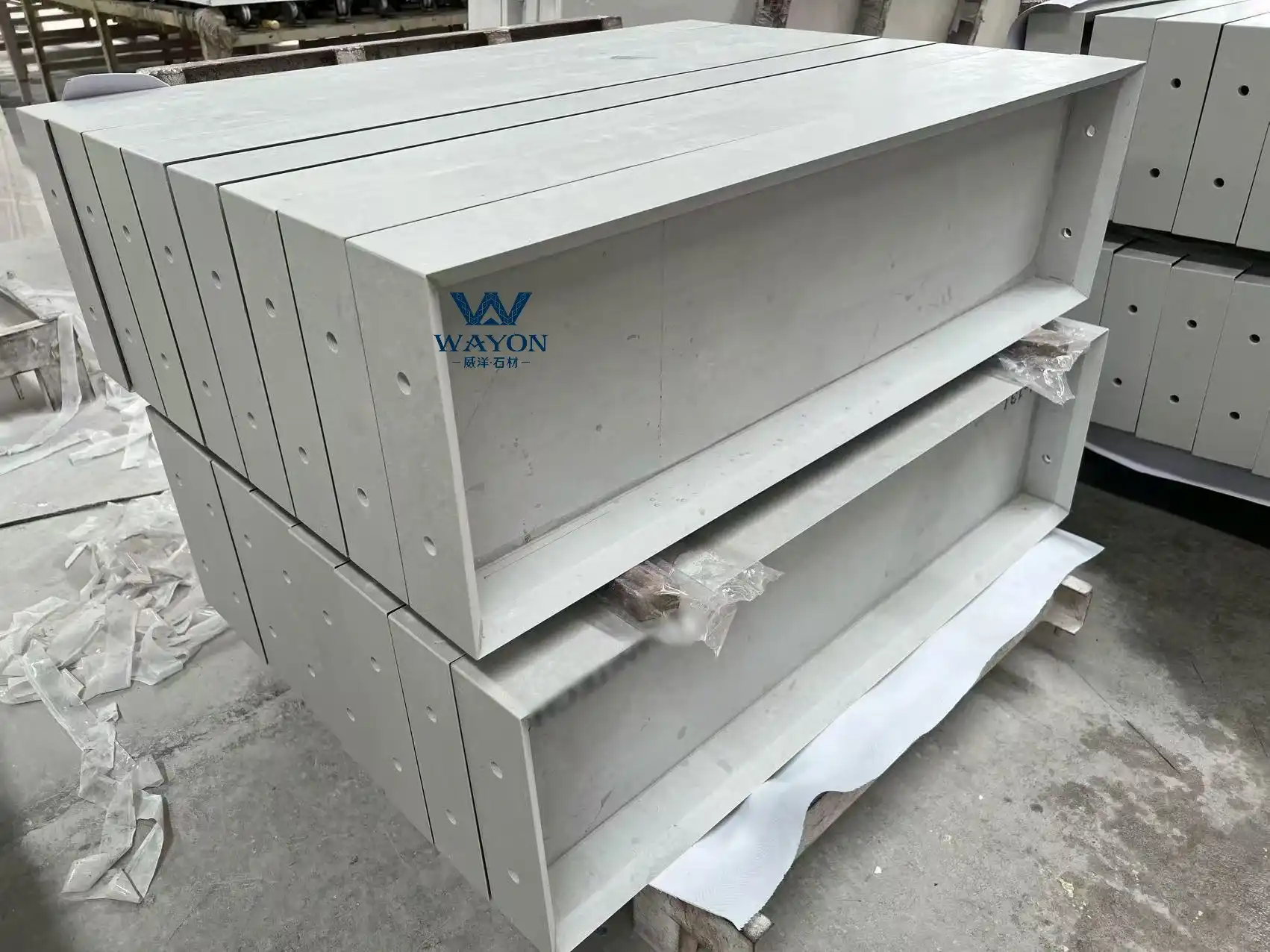 درجات سلم كوارتز ناتئة - WG628 رمادي ميستيل
