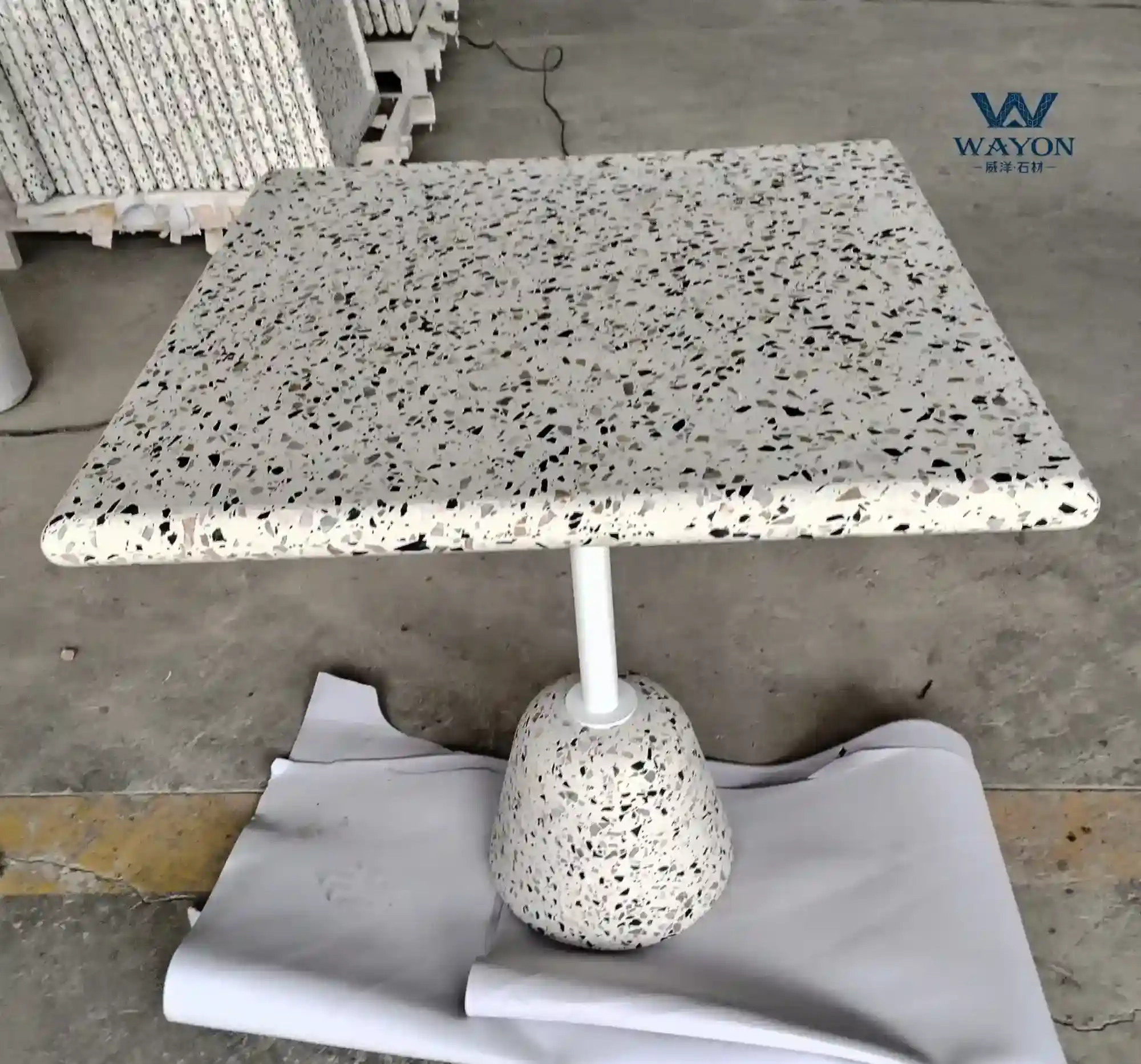 قاعدة طاولة قهوة من الترازو طراز WT240 Diamond Ice