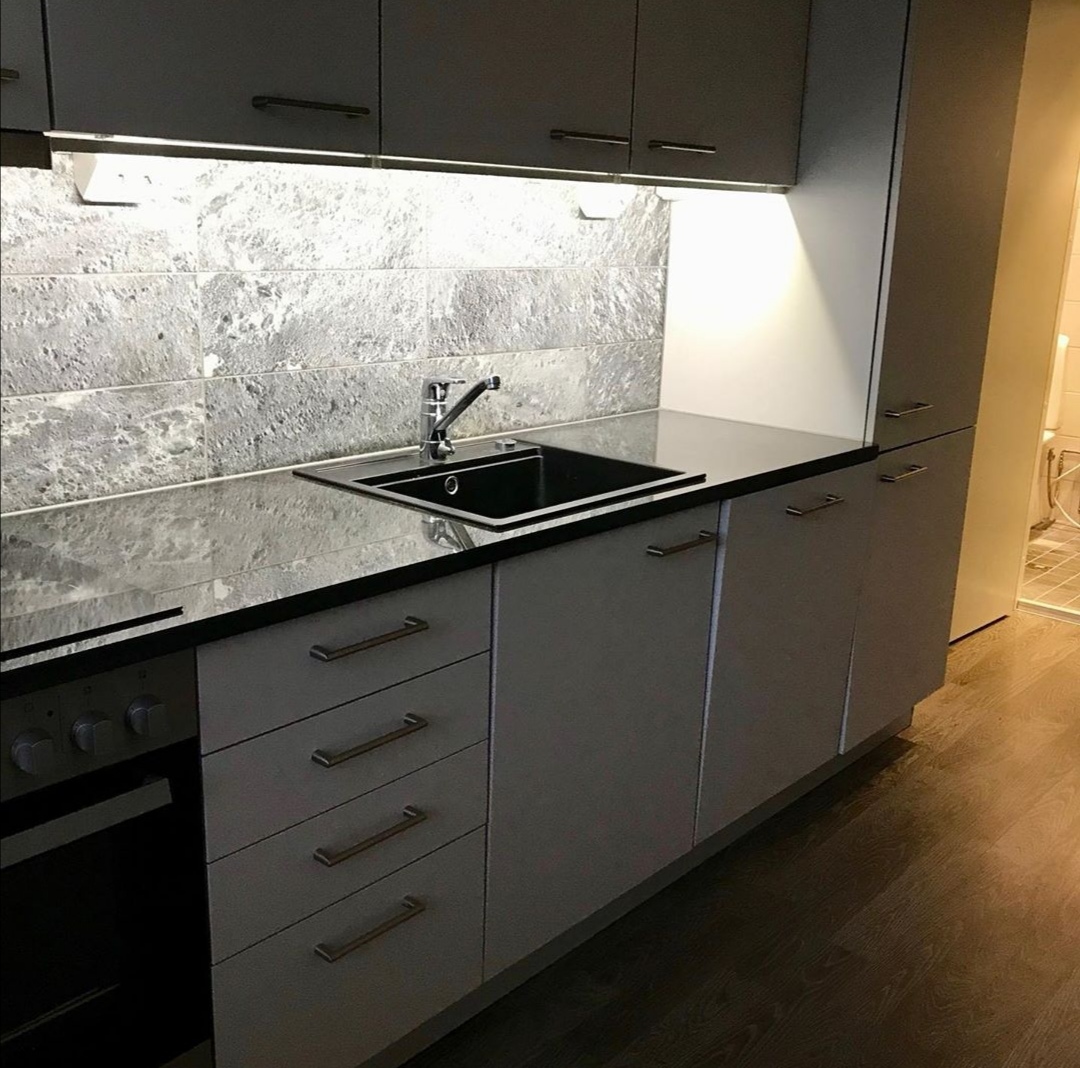 حافظة سكنية فنلندا (WG028 باللون الأسود النقي)